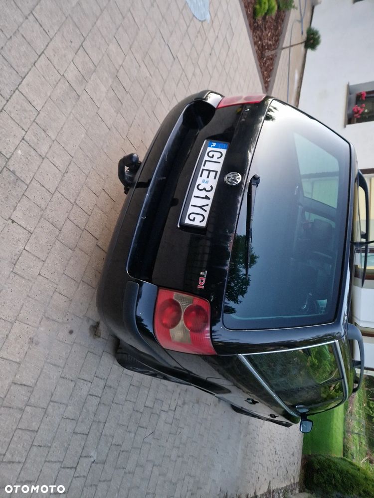 Volkswagen Passat 1.9 TDI Highline - 4
