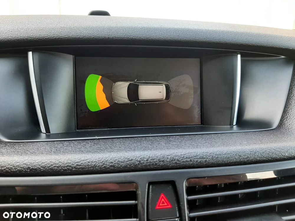 BMW X1 sDrive18d xLine - 23