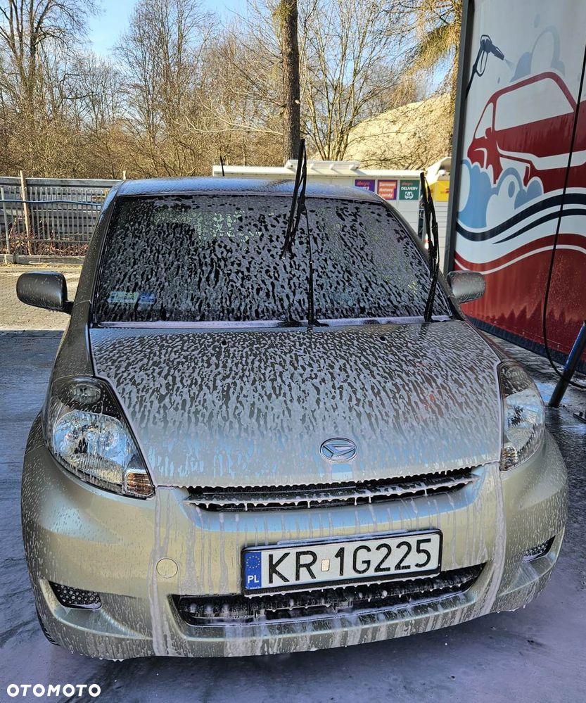 Daihatsu Sirion - 11