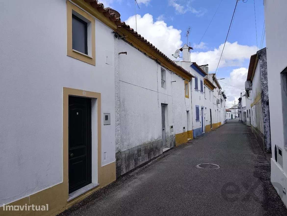 Casa tradicional com 3 assoalhadas na Comenda - Grande imagem: 2/11