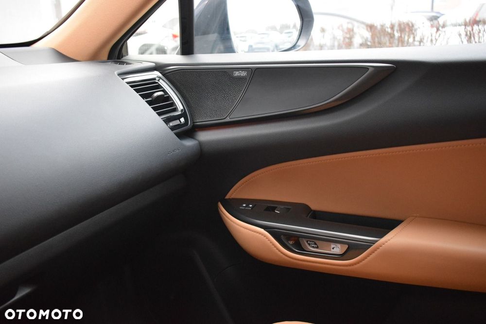 Lexus NX 350h Omotenashi AWD - 27