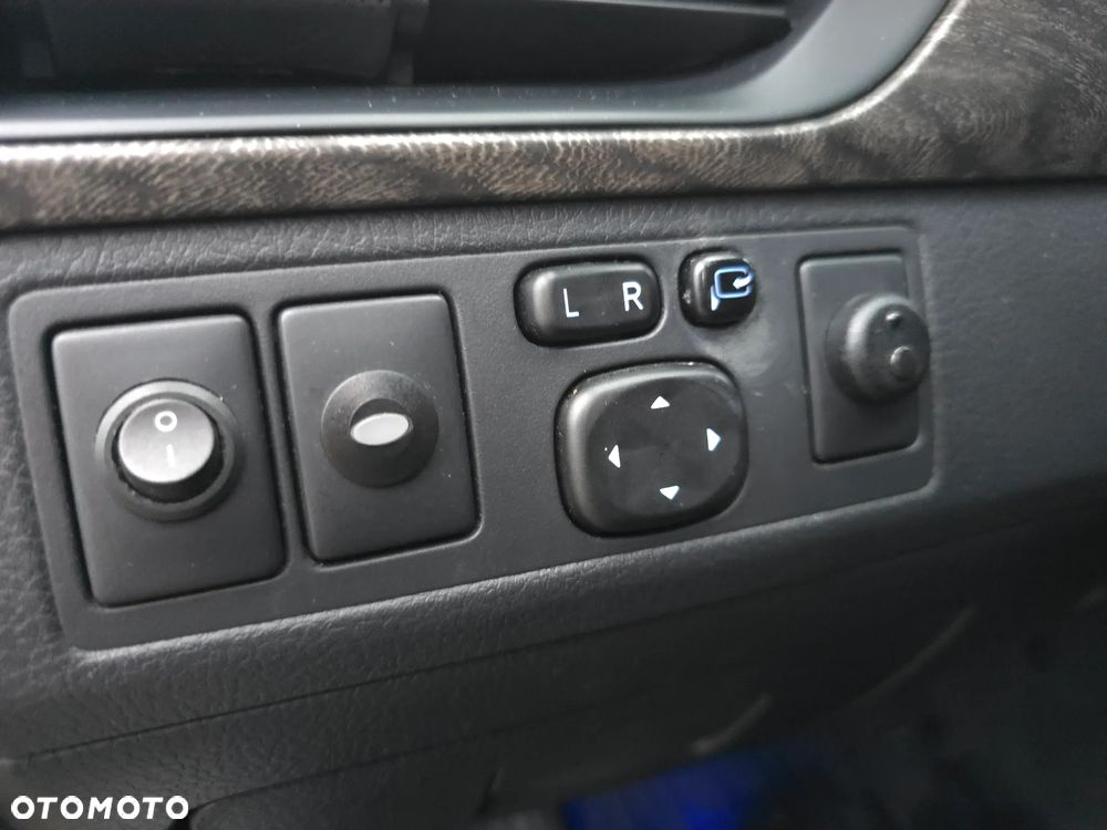 Toyota Avensis 2.0 Prestige NAVI MS - 21