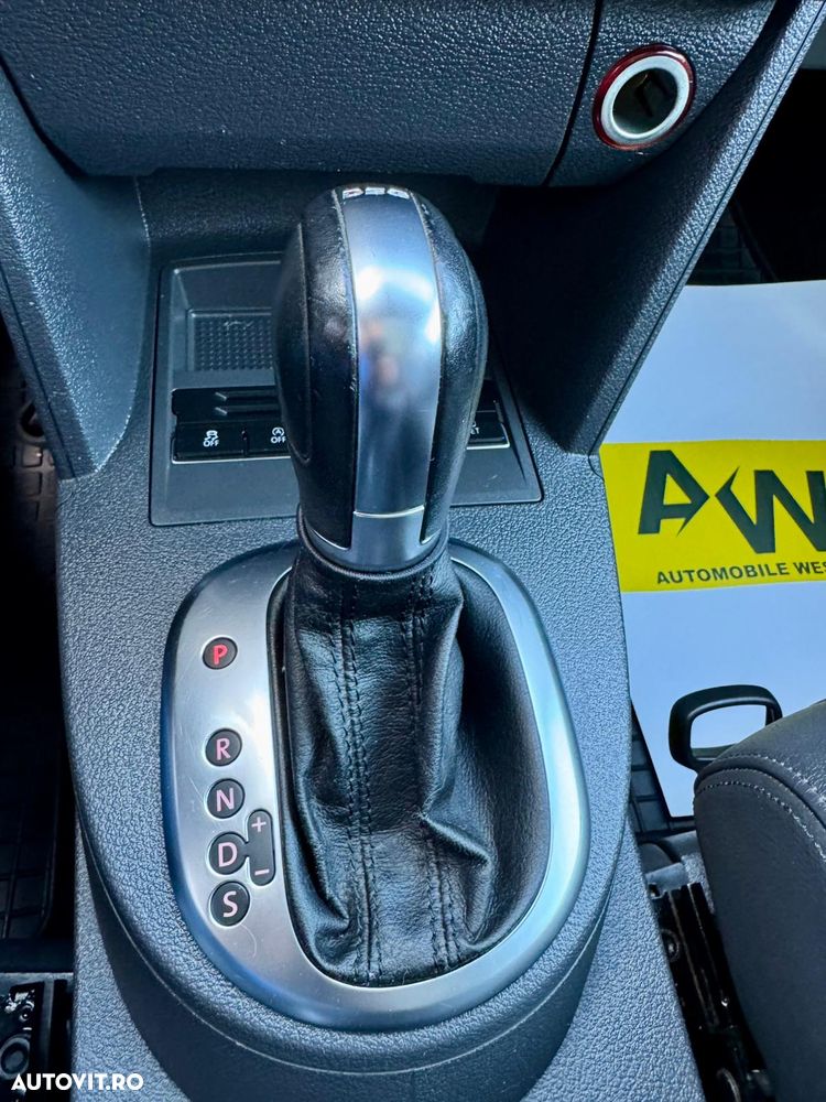 Volkswagen Touran 1.6 TDI DSG Highline - 31