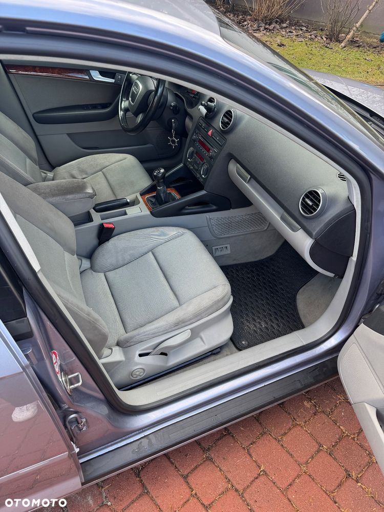 Audi A3 Sportback 1.6 FSI Ambition - 9