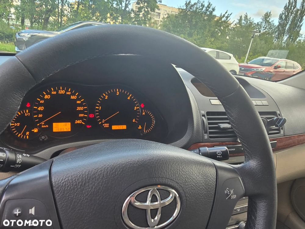 Toyota Avensis 2.2 D-4D Sol - 9