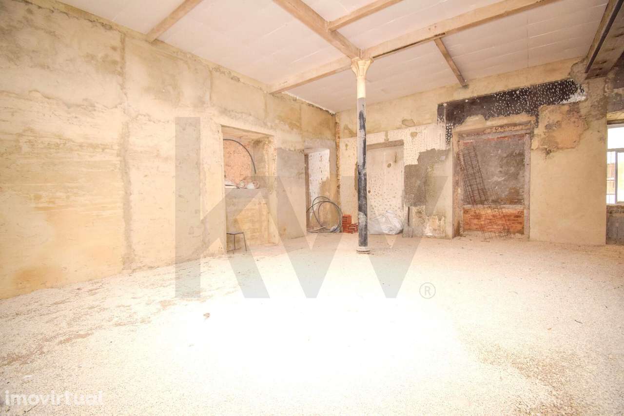 Excelente Loft no Beato - Único, para obras, com elevado potencial - Grande imagem: 3/20