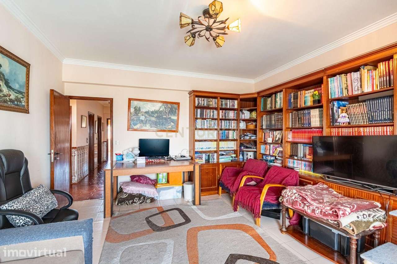 T3 com 100 m² em Casal de São Brás – Amadora | Excelente Localização - Grande imagem: 3/17