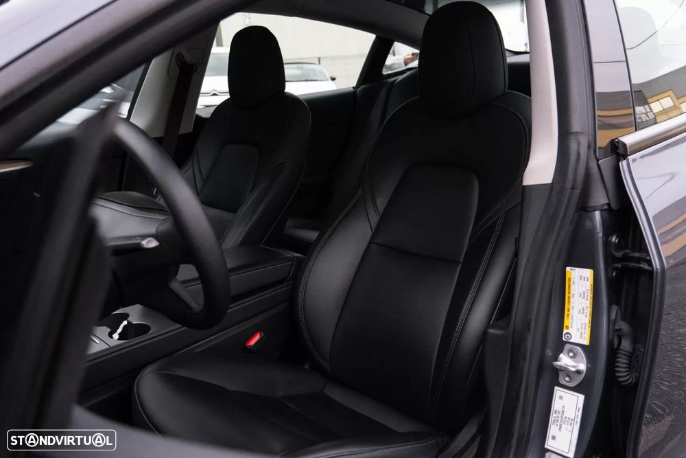 Tesla Model 3 Long Range Tração Traseira - 31