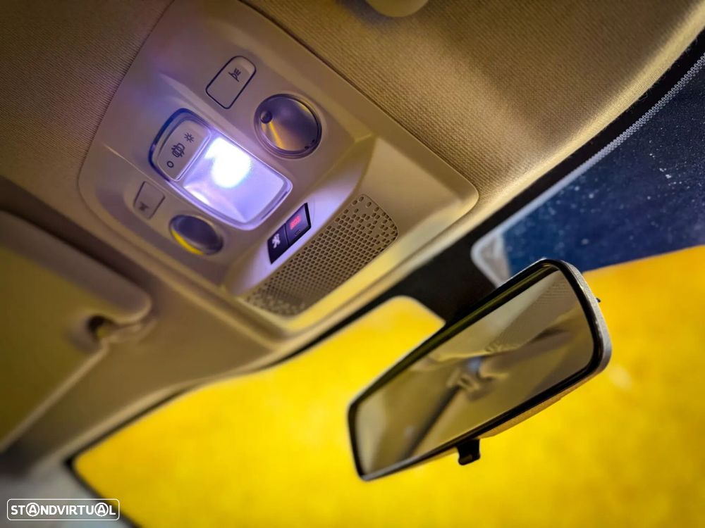 Peugeot 208 1.6 e-HDi SE Style - 20