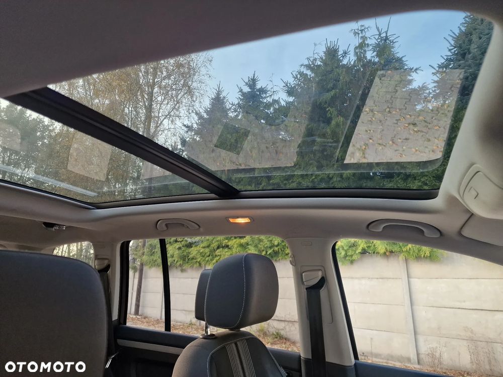 Volkswagen Touran 2.0 TDI DPF BlueMotion Technology DSG MATCH - 9