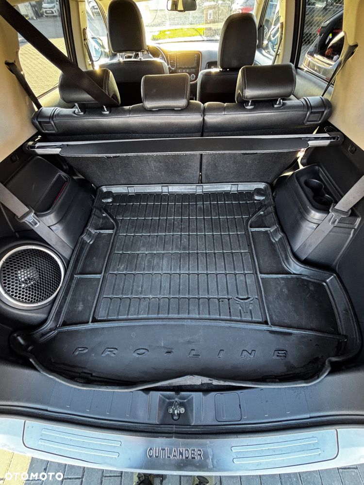 Mitsubishi Outlander 2.0 Intense + Navi 4WD CVT - 11