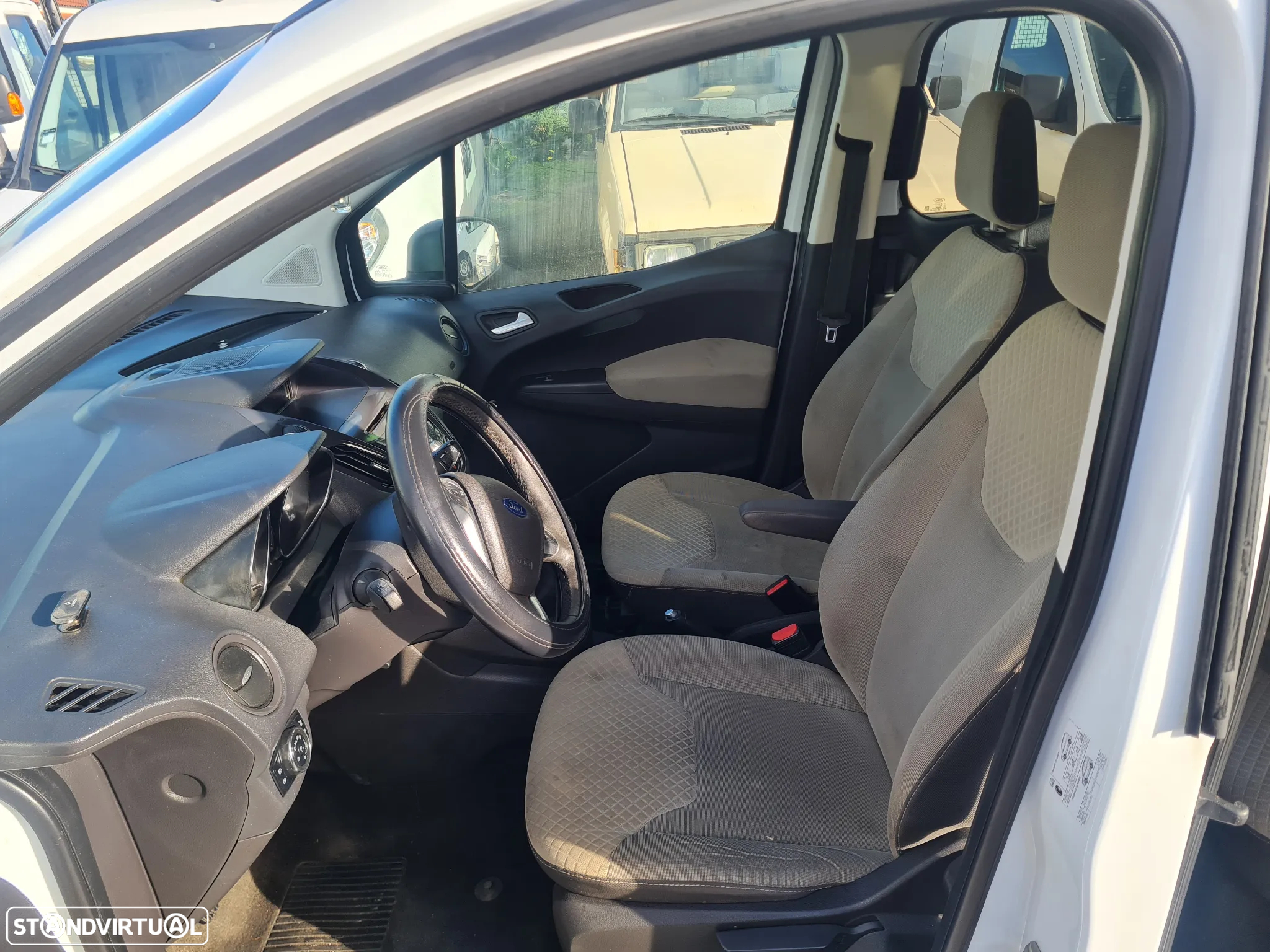 Ford Tourneo Courier 1.0 EcoBoost Titanium - 7