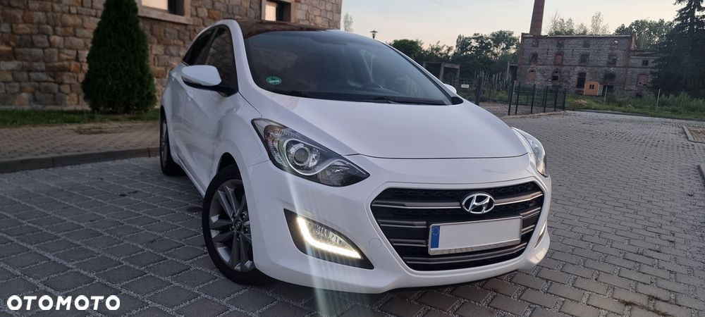 Hyundai i30 blue 1.6 GDI YES Gold - 4