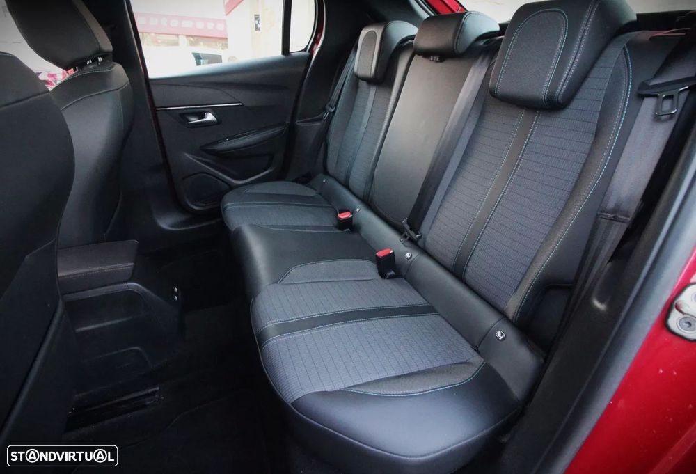 Peugeot 208 1.2 PureTech Allure EAT8 - 14