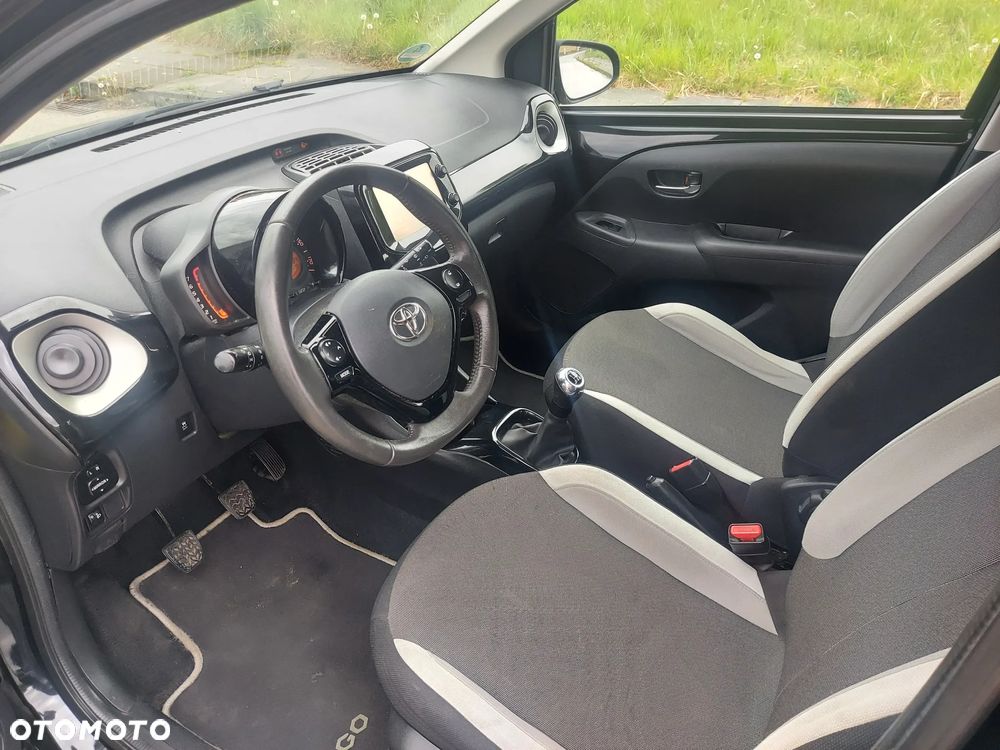 Toyota Aygo x-play Edition-S - 16