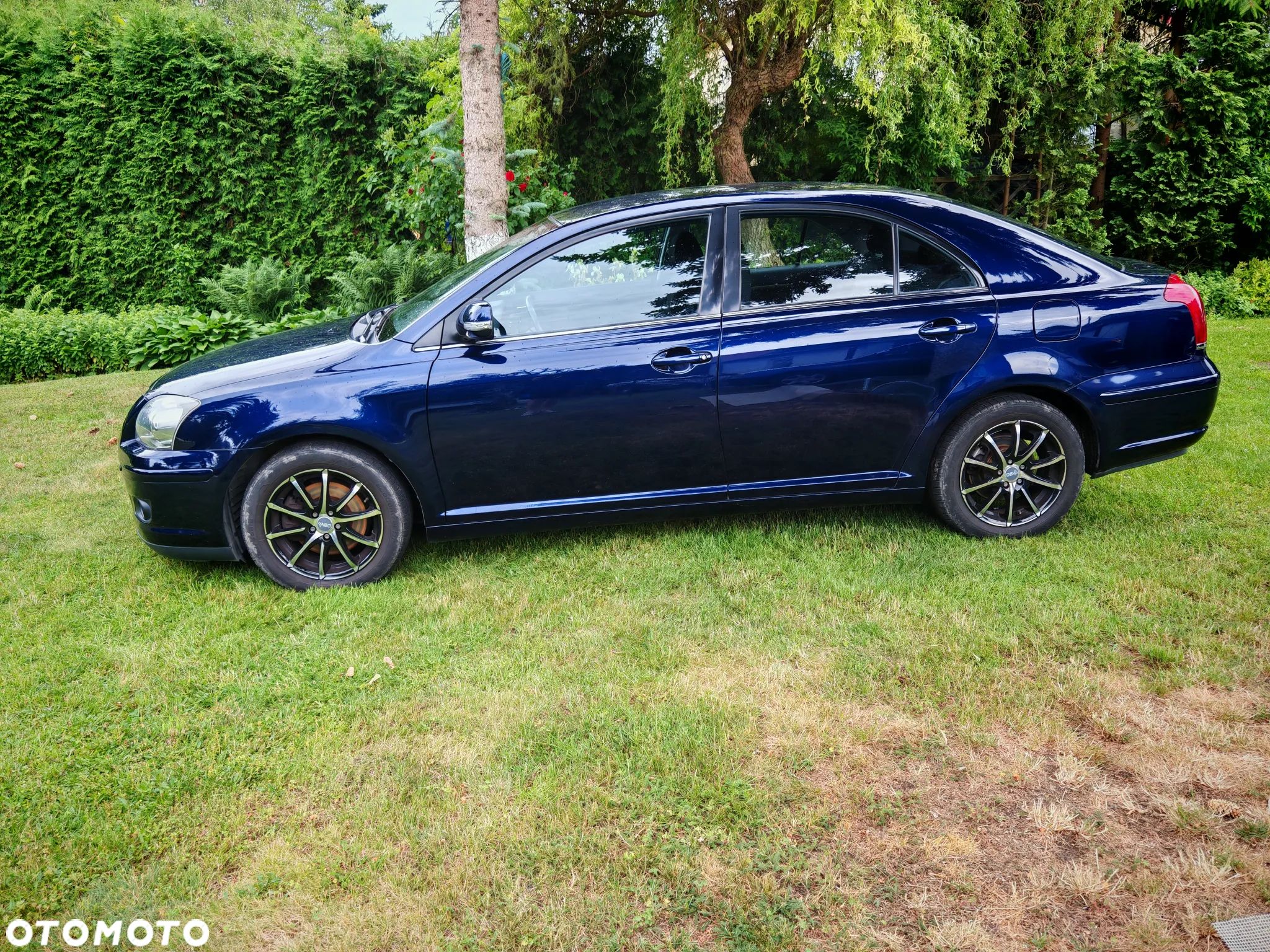 Toyota Avensis - 1