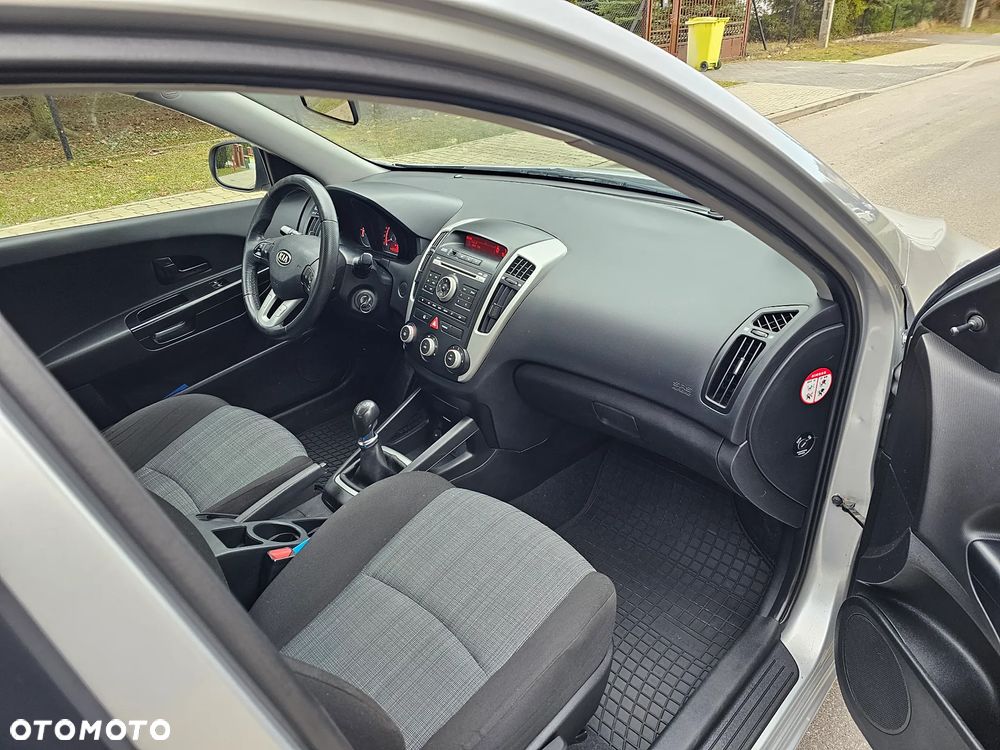 Kia Ceed 1.4 Comfort - 10