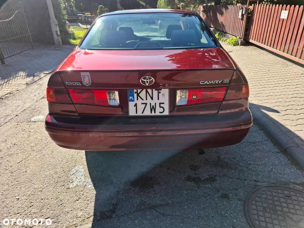 Toyota Camry 2000 photo 2