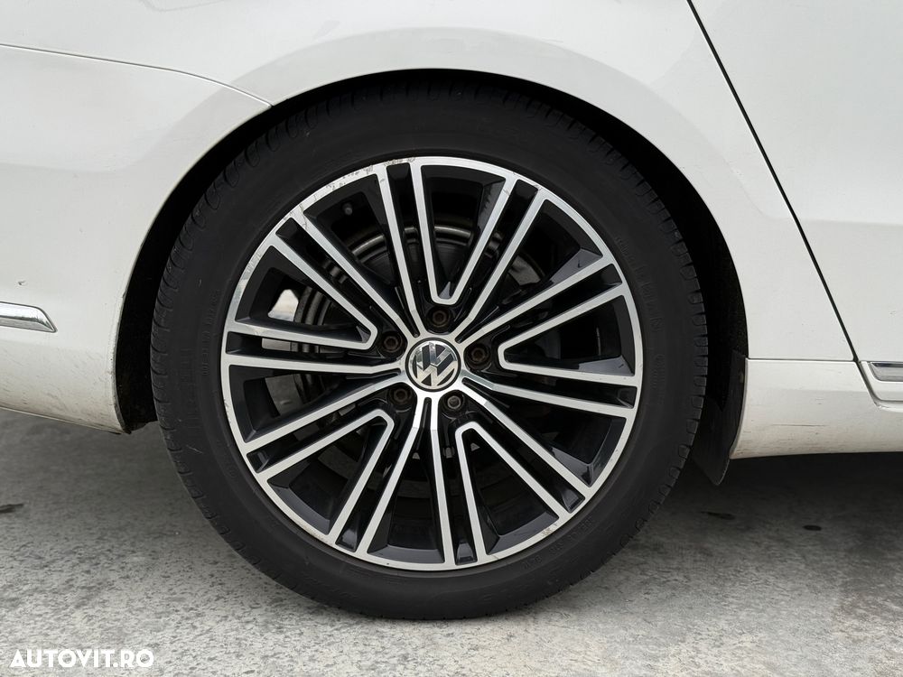 Volkswagen Passat Variant 2.0 TDI DSG BlueMotion Technology Exclusive - 9