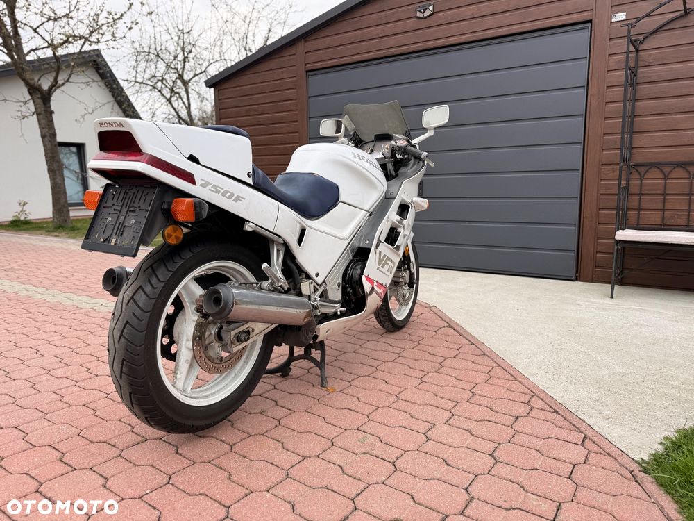 Honda VFR - 5