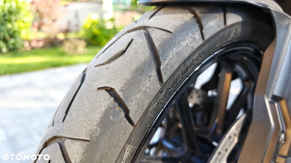 Suzuki V-STROM - 32