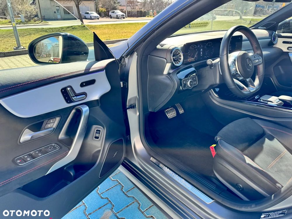 Mercedes-Benz CLA 250 4-Matic AMG Line 7G-DCT - 15