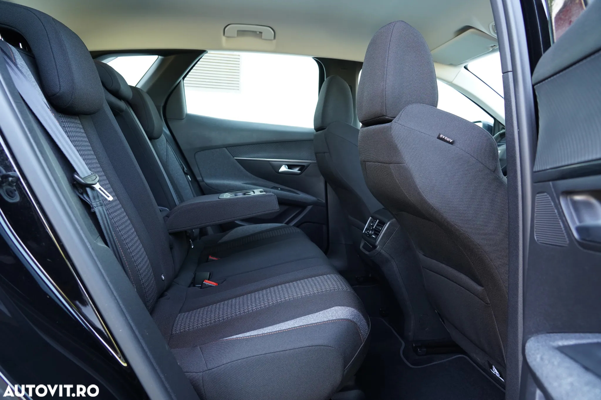 Peugeot 3008 1.5 BlueHDI 130 EAT8 Active Pack - 17