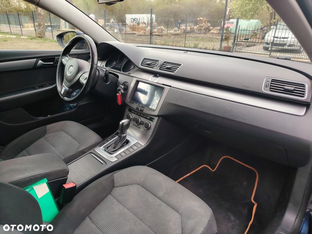 Volkswagen Passat - 9