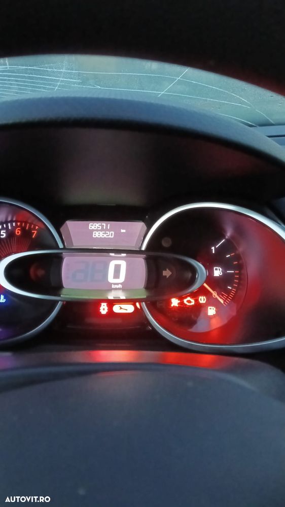 Renault Clio 1.2 16V 75 Collection - 10