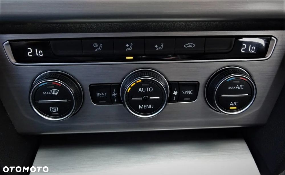 Volkswagen Passat Variant 2.0 TDI SCR Trendline - 22