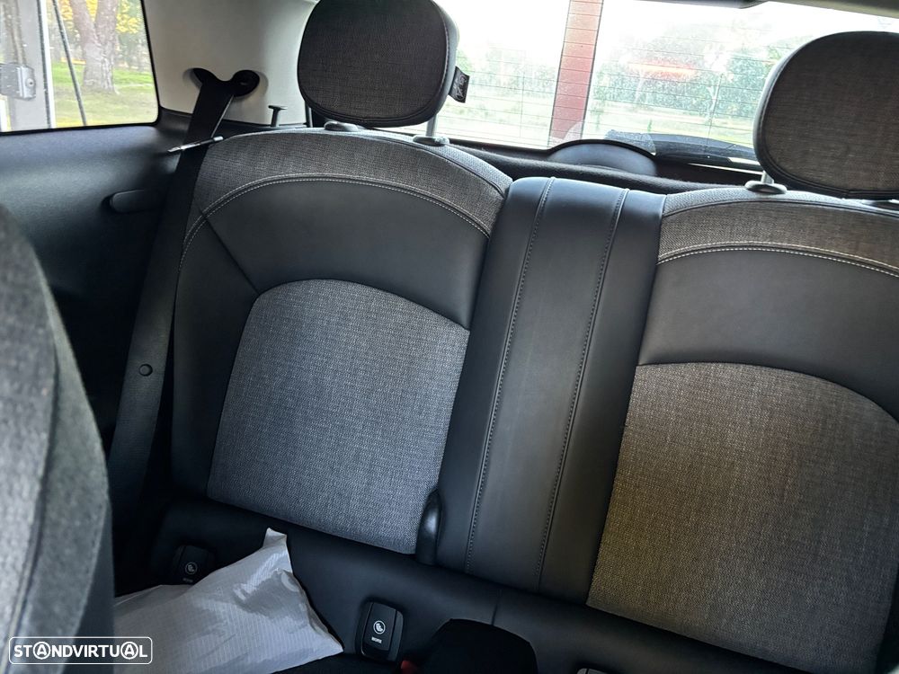 MINI 3 Portas Cooper D Auto - 9