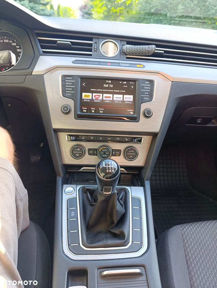 Volkswagen Passat 2.0 TDI BMT Trendline - 8
