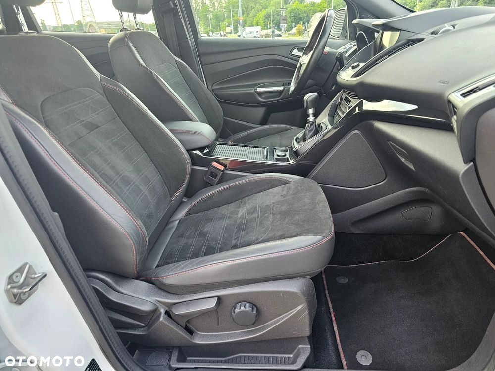 Ford Kuga 2.0 TDCi 4x4 ST-Line - 15