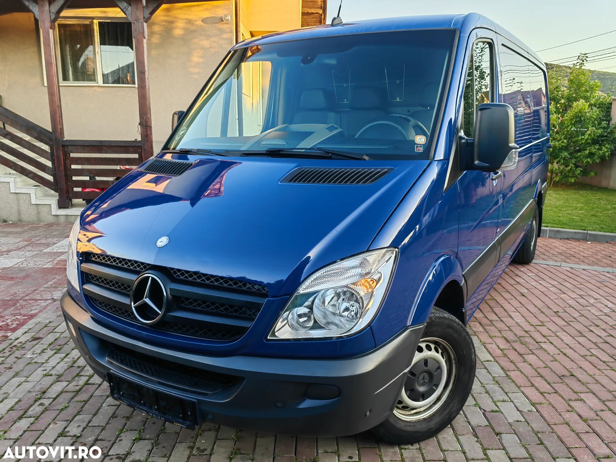 Mercedes-Benz Sprinter - 1