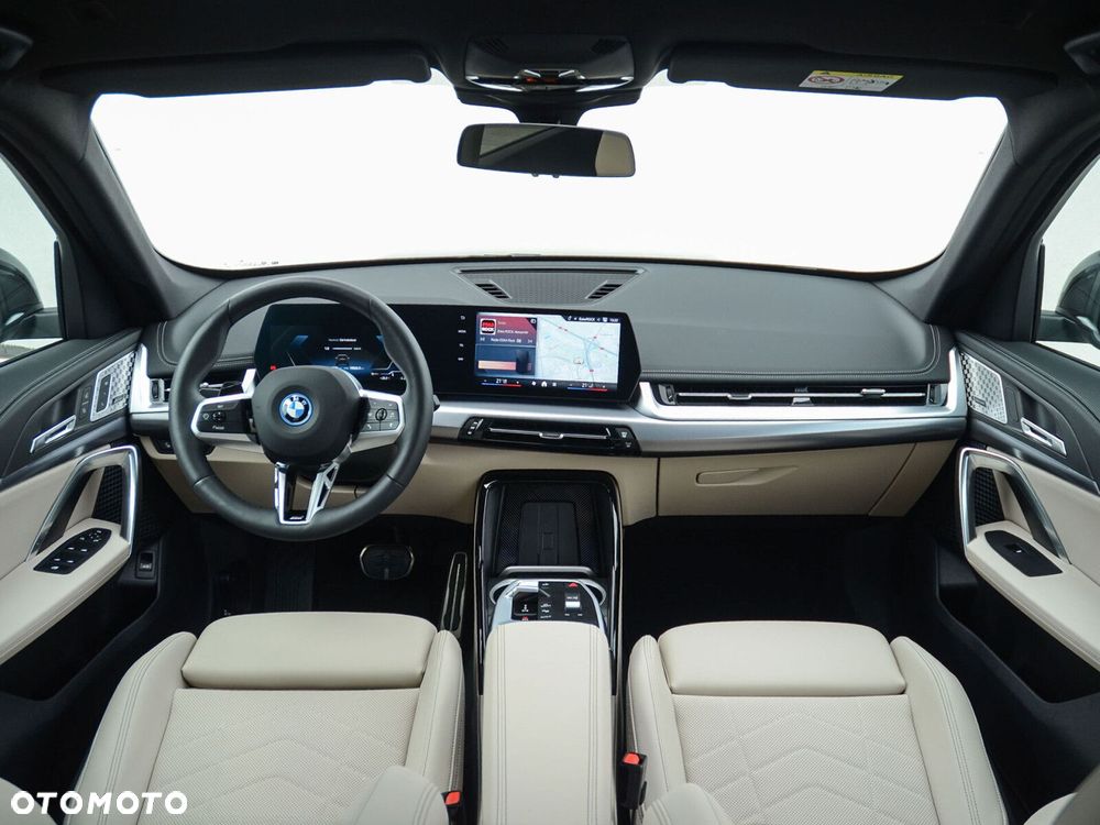 BMW iX1 - 4