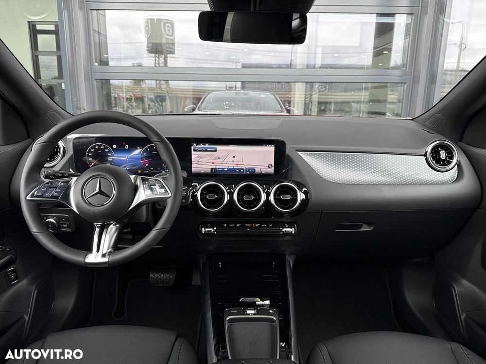 Mercedes-Benz GLA - 12