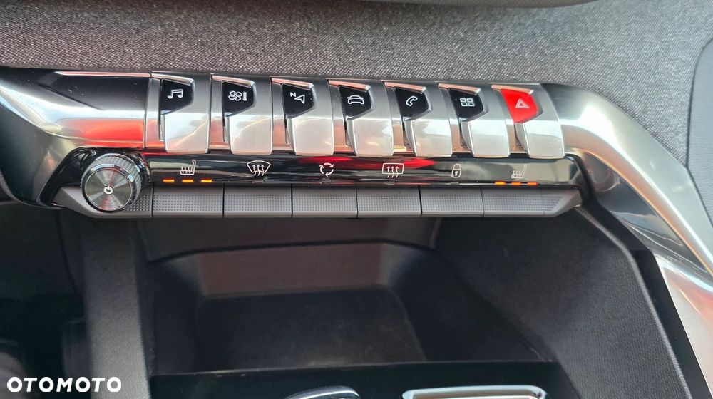 Peugeot 3008 1.5 BlueHDi Allure S&S EAT8 - 22