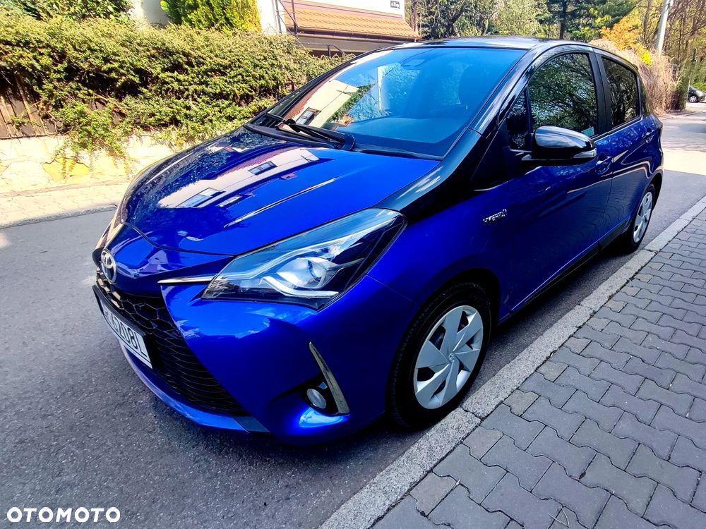 Toyota Yaris Hybrid 100 Selection Platinum - 12