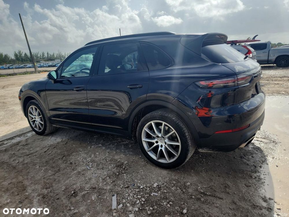 Porsche Cayenne Standard - 3