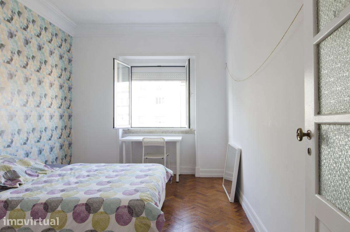 Quarto - localizado em Roma-Areeiro Lisbon - Grande imagem: 2/19