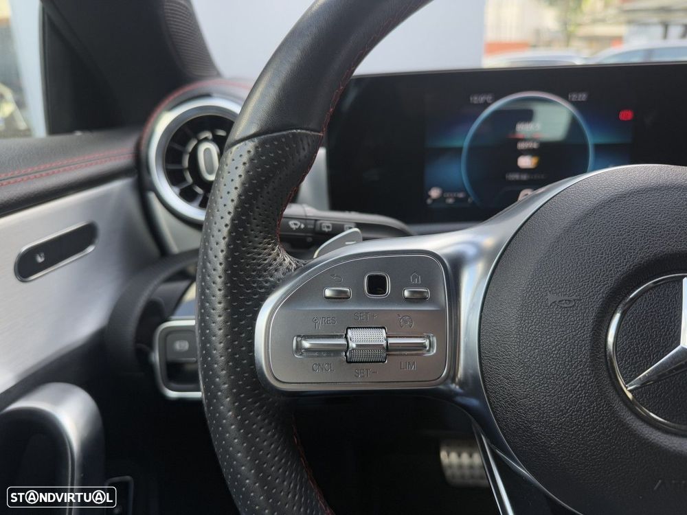 Mercedes-Benz CLA 250 e Shooting Brake AMG Line - 30