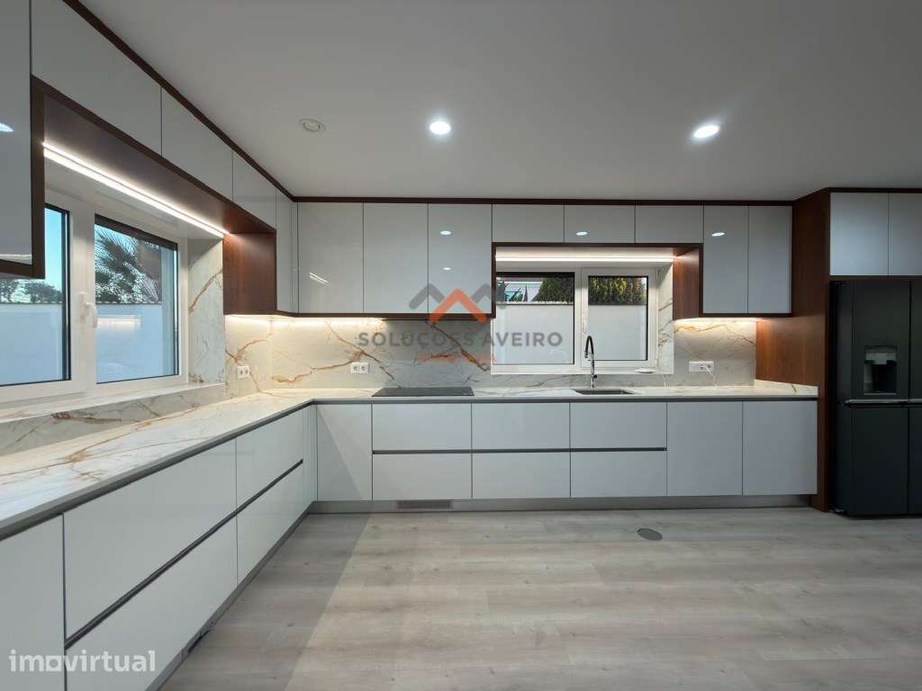 Moradia T4 de Arquitetura Moderna - Luminosidade, Conforto e Locali... - Grande imagem: 3/53