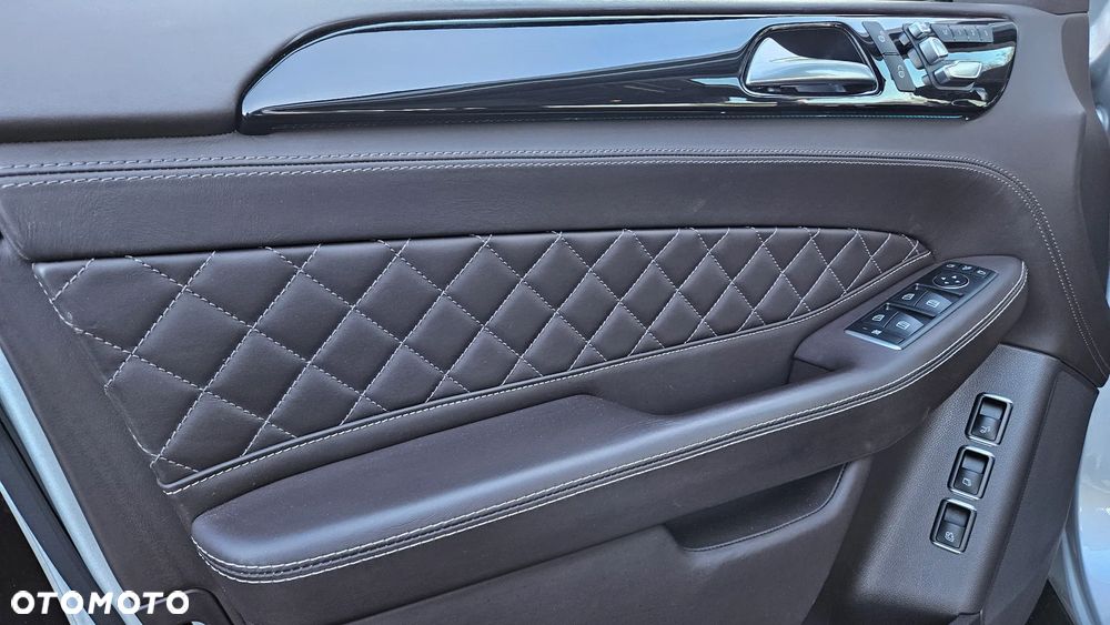 Mercedes-Benz GLS - 17