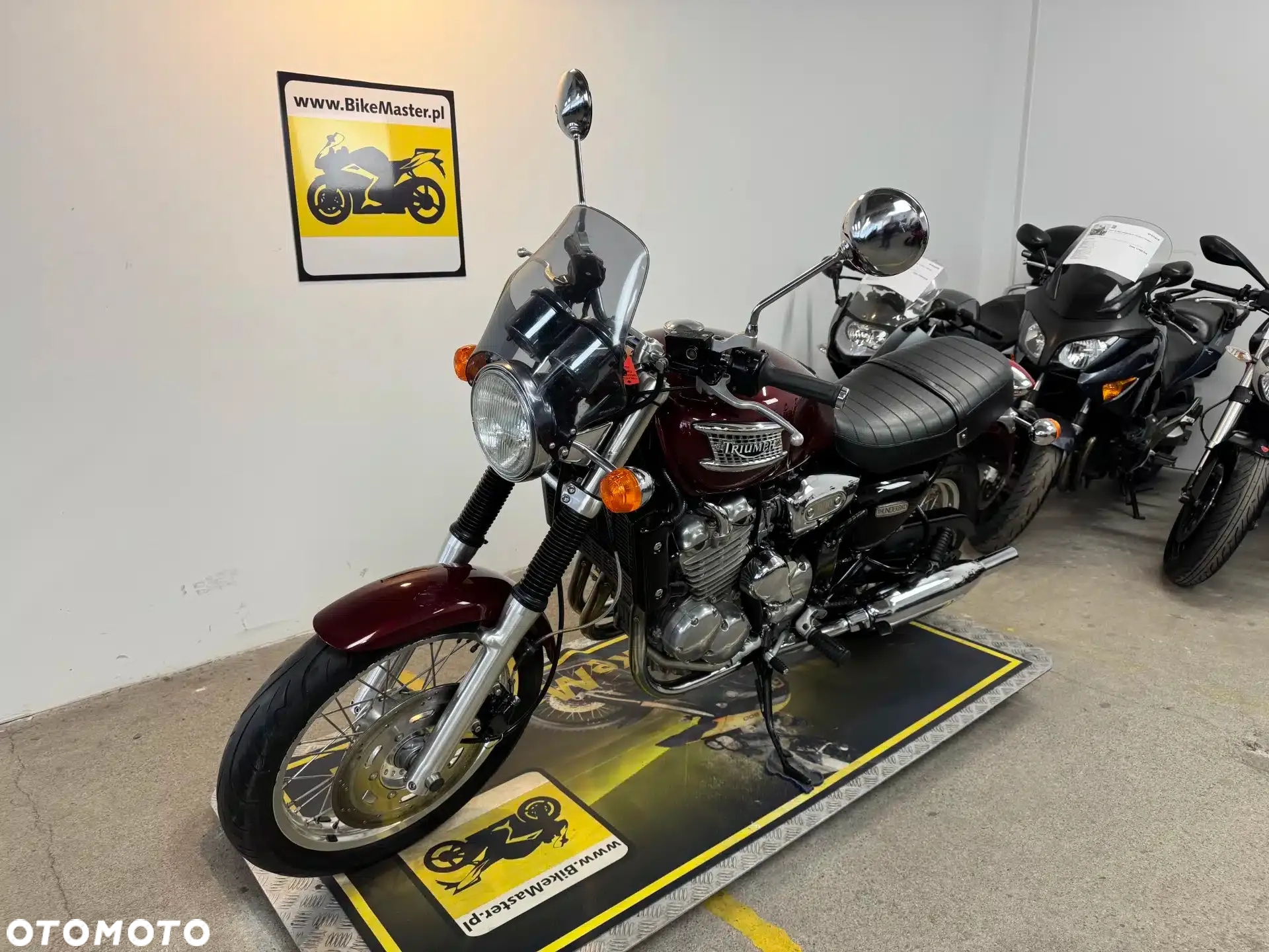 Triumph Thunderbird - 4