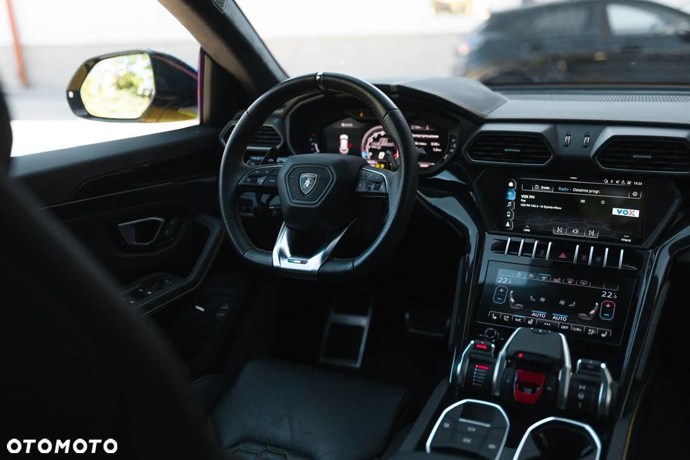 Lamborghini Urus Standard - 40