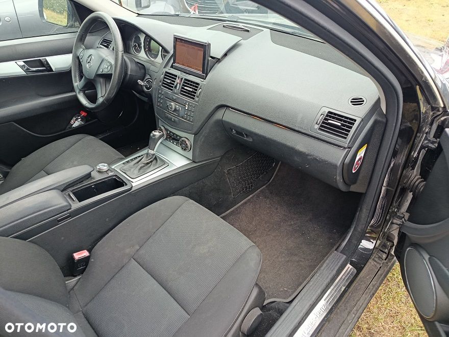 Mercedes-Benz Klasa C 220 CDI DPF Automatik Avantgarde - 11