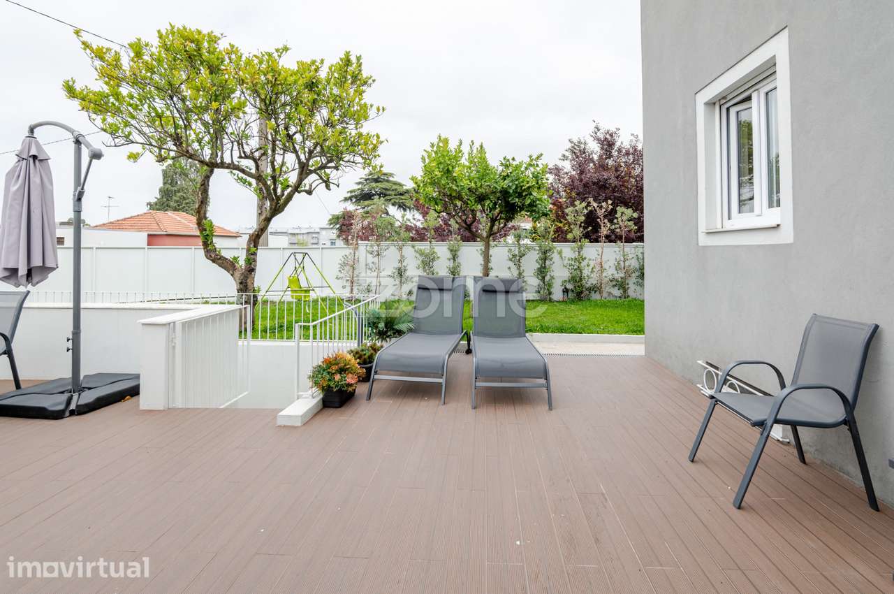 Moradia T3 renovada com jardim nas Antas - Grande imagem: 3/43