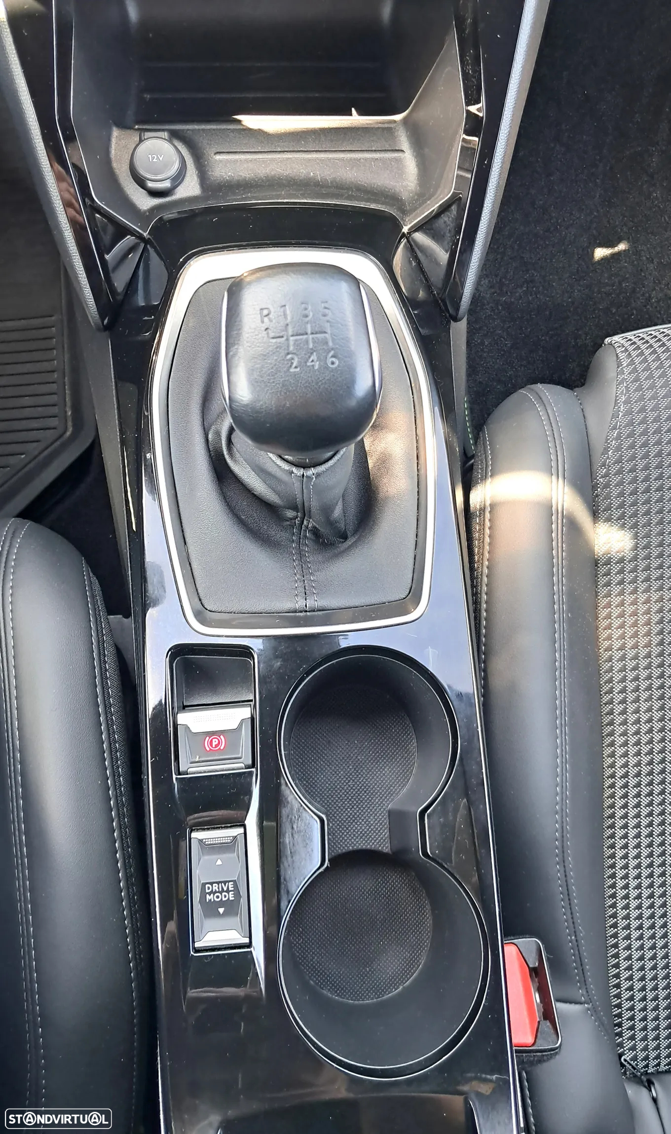 Peugeot 2008 1.2 PureTech GT - 10