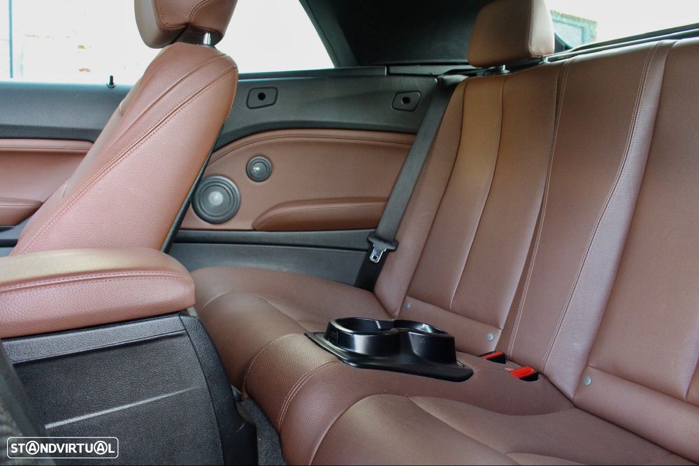 BMW 225 d Cabrio Pack M Auto - 41