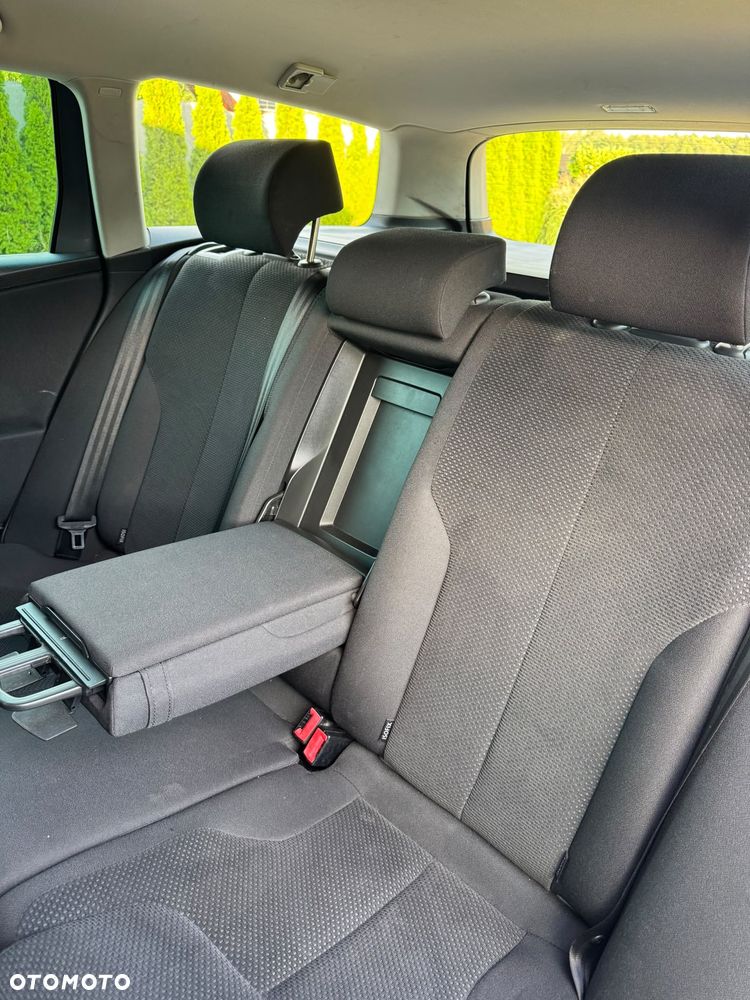Volkswagen Passat 2.0 TDI Individual - 19